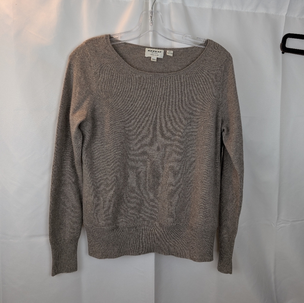 Repeat cashmere sweater size S in VGUC